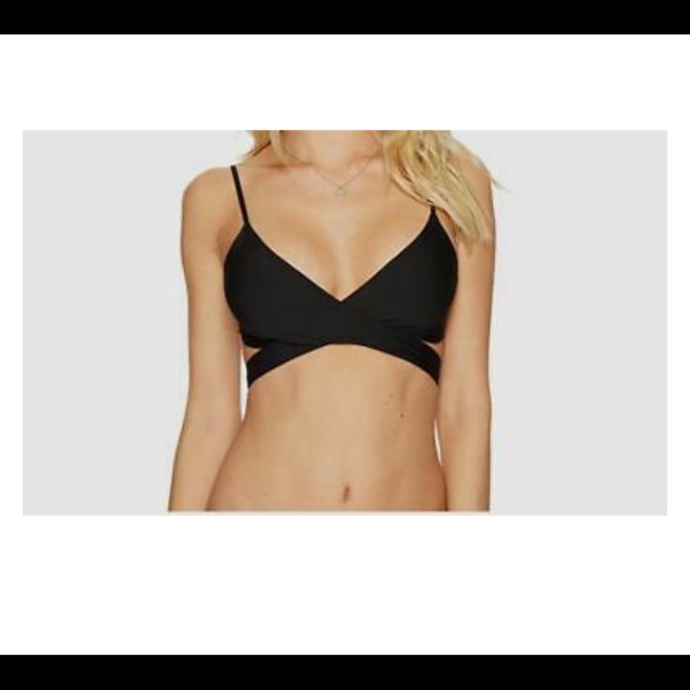 Space Sweet & Chic Chloe Wrap Top Black
LG (36C-D)